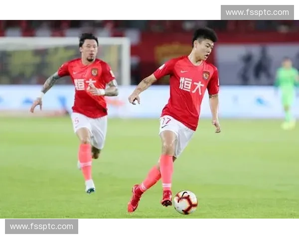 恒大足球俱乐部最新赛程安排一览 表现走势分析与比赛关键时刻预测